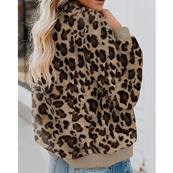 ✦🎉HP🎉NWT Fuzzy Fleece Bomber Jacket✦ - Picture 4 of 5